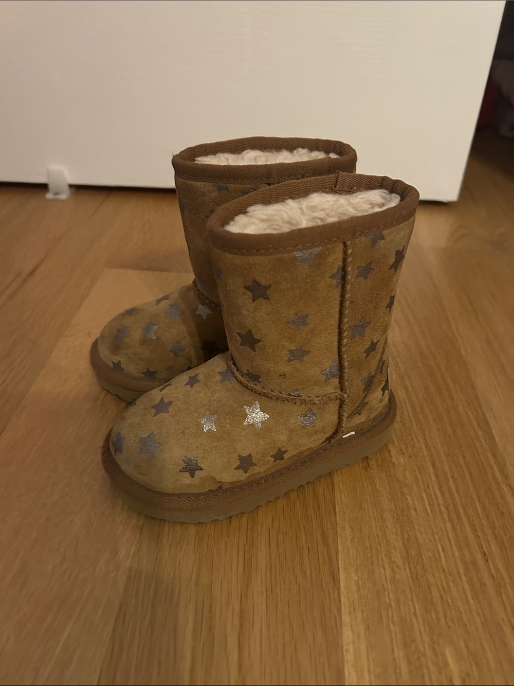 Baby/Toddler Girl Chestnut Star Ugg